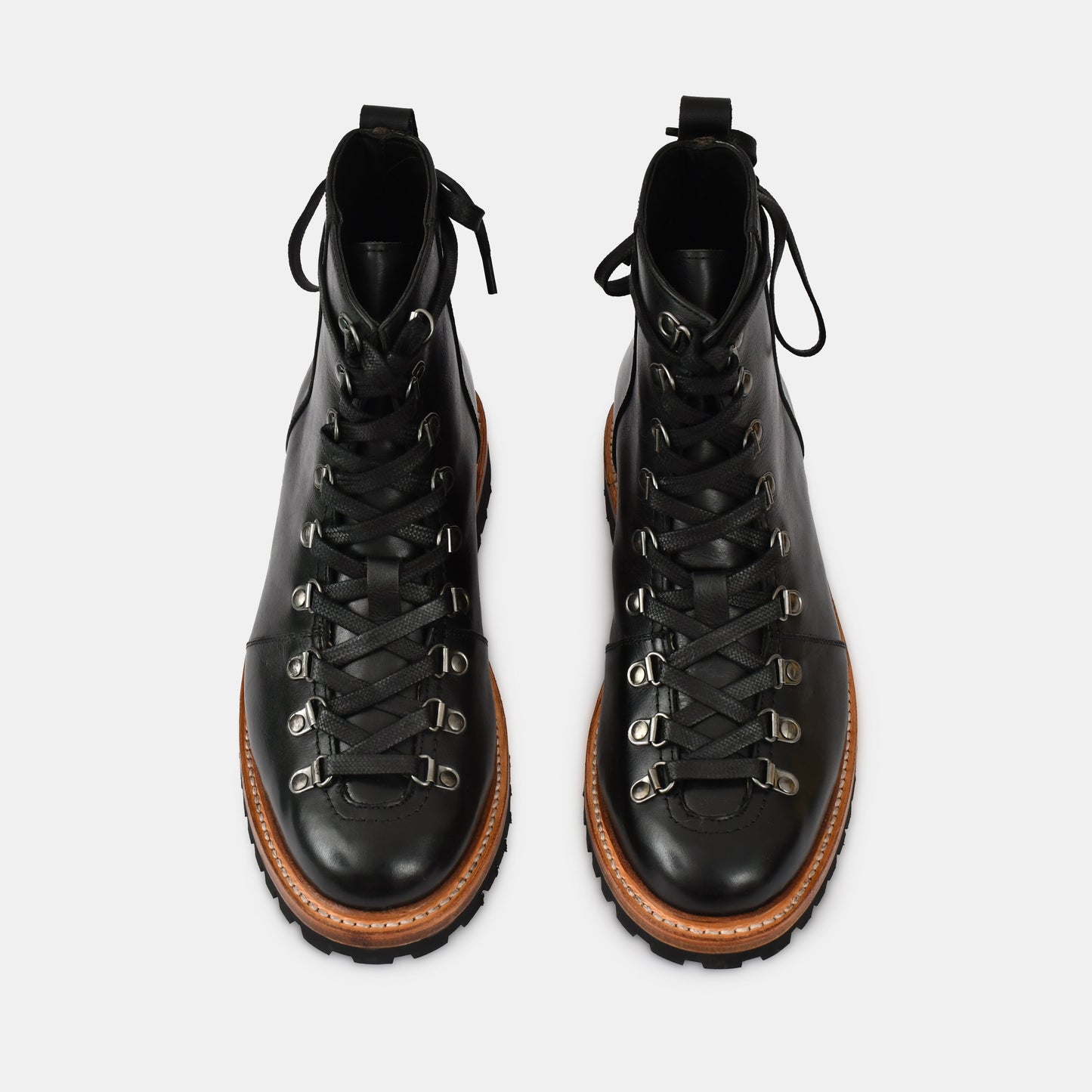 NINE EYELETS ANKLE LEATHER BOOT