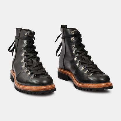 NINE EYELETS ANKLE  LEATHER BOOT